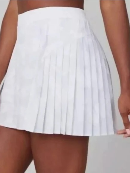 Nwt- Spanx Women’s White Pleated Athletic Mini Skirt